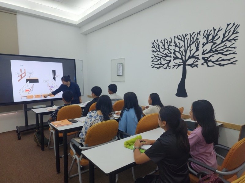 Communication Korean class